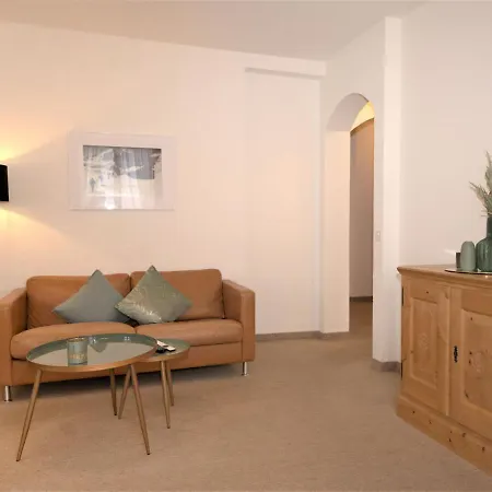 Chesa Corvatsch By Interhome شقة بونتريسنا